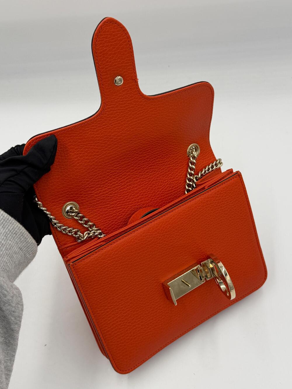 Gucci Interlocking Chain Shoulder - Picture 9 of 11